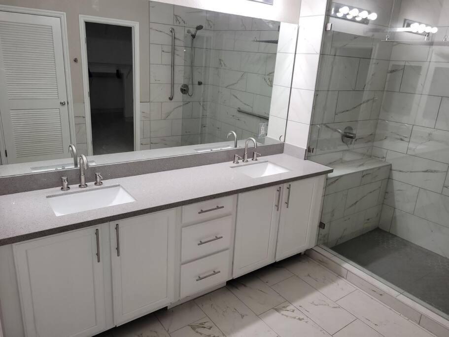 5 Bed 3.5 Baths Holiday home Las Vegas