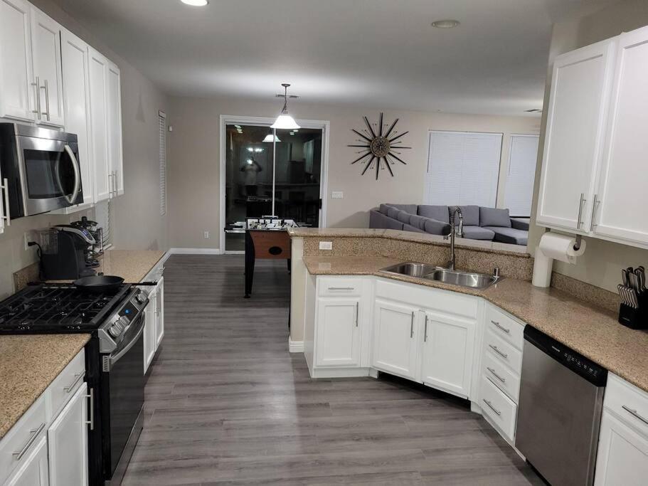5 Bed 3.5 Baths Las Vegas