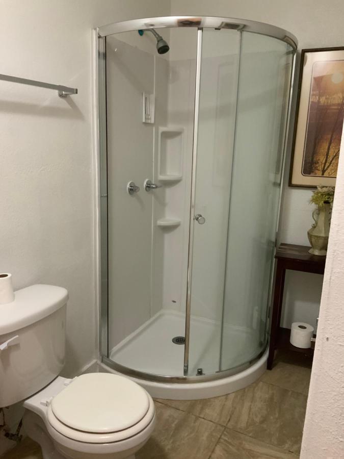Homestay The Yellow Penthouse Llc Las Vegas
