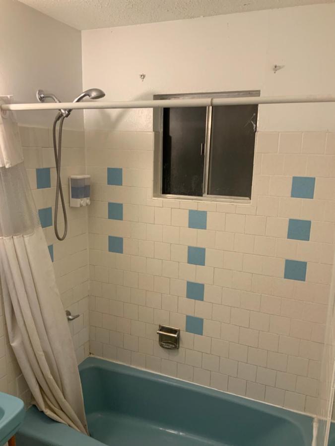 The Yellow Penthouse Llc Homestay Las Vegas