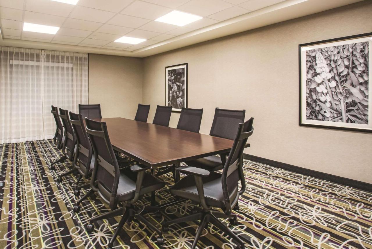 La Quinta By Wyndham Vegas Summerlin Tech