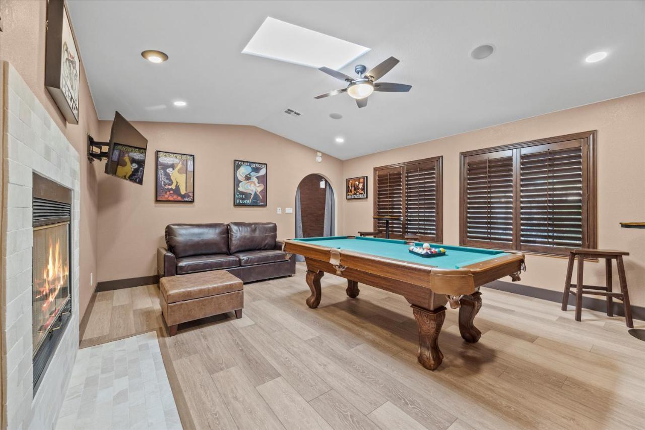 Luxury With Pool And Villa