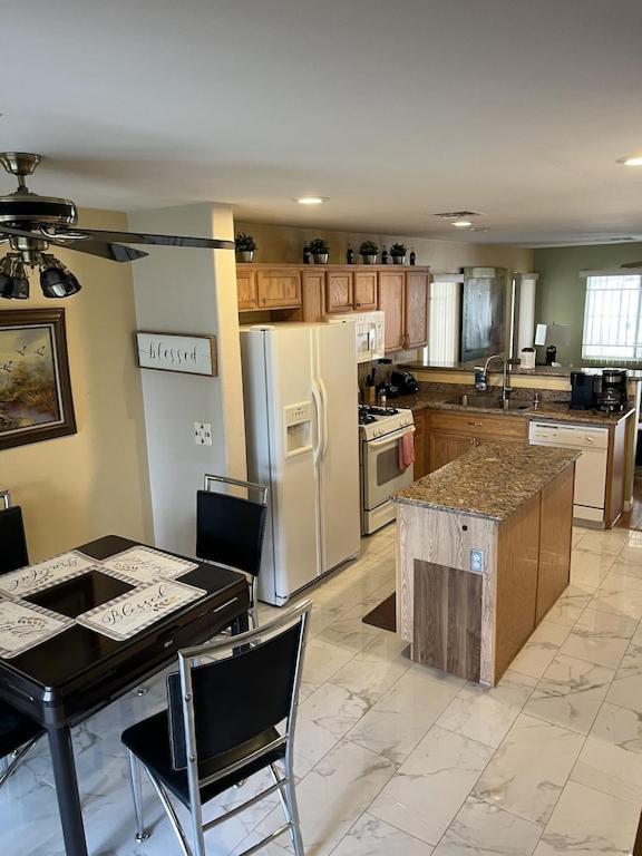 Vic's 3 Bedroom 4beds & Pool Centrally Located! Holiday home