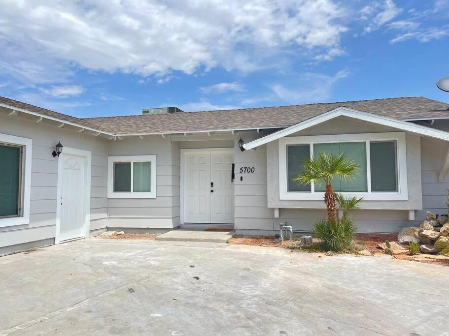 Holiday home 3bedroom 2bath 15 Min To Strip 10 Downtown
