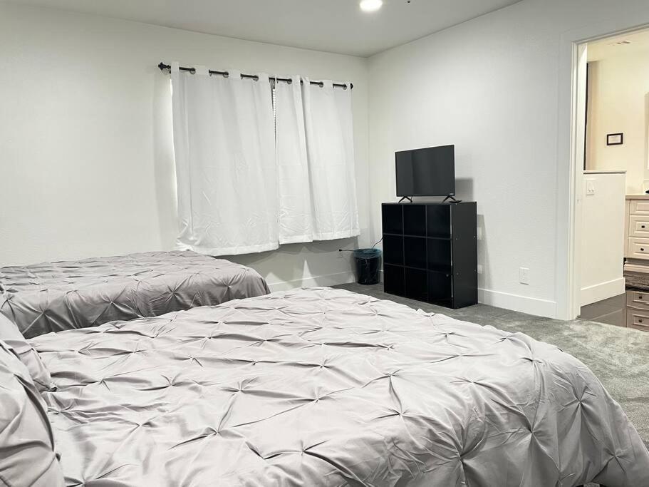 3bedroom 2bath 15 Min To Strip 10 Downtown Holiday home Las Vegas