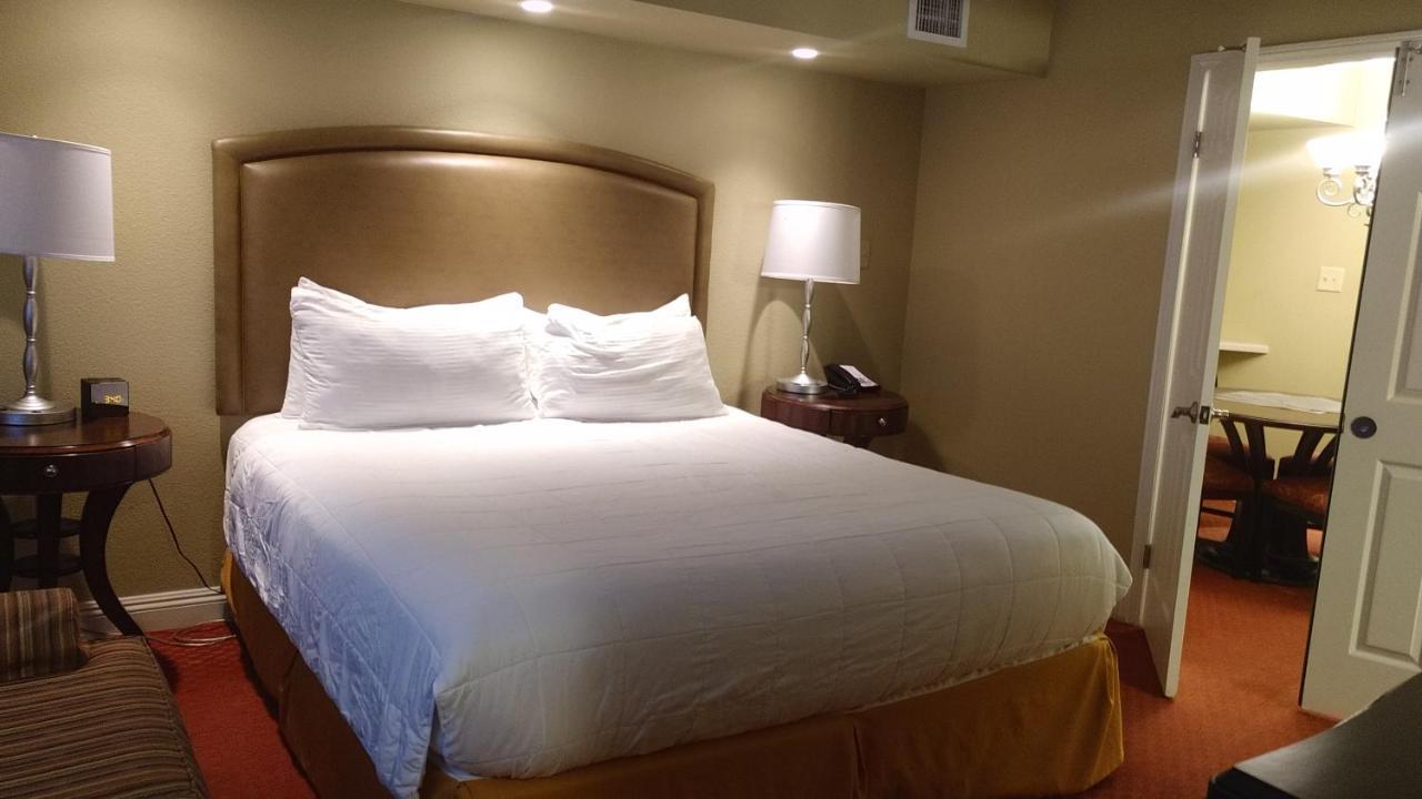 Aparthotel Suites At Jockey Club Las Vegas