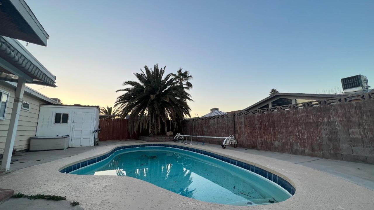 3 Bedroom W Swimming Pool And Billiards Table