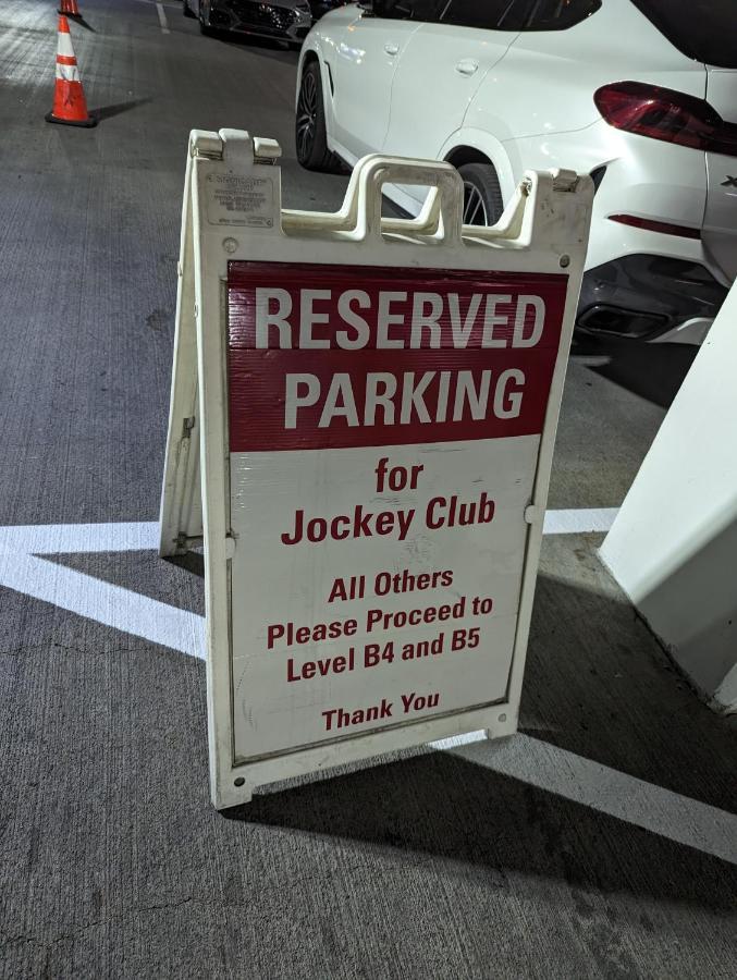 Suites At Jockey Club Aparthotel