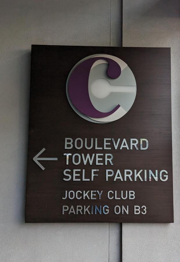 Aparthotel Suites At Jockey Club 3*