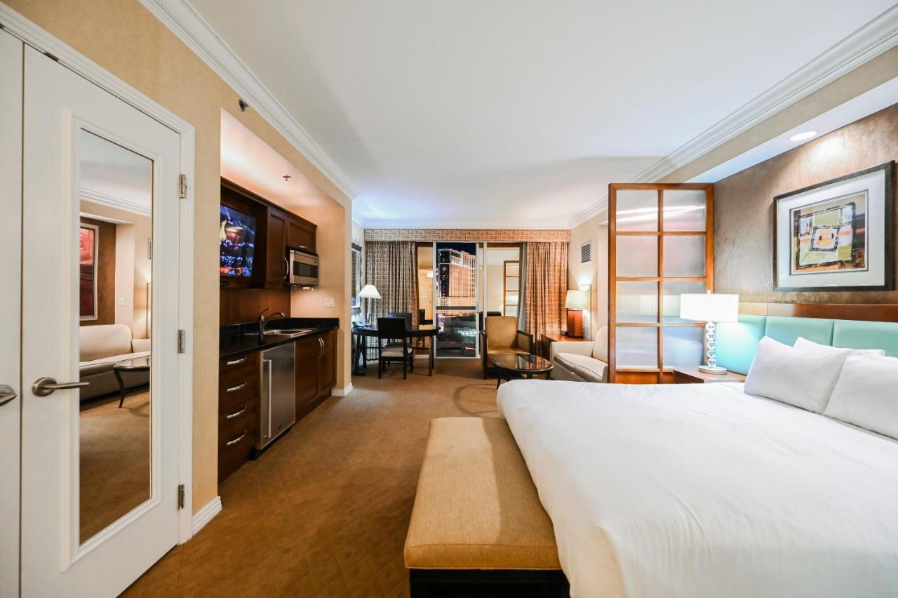 Mgm Signature Towers, Balcony Suite, Strip View - No Fees! Aparthotel