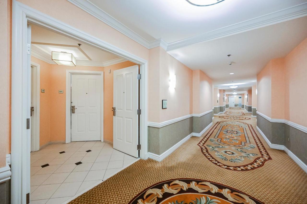 Aparthotel Mgm Signature Towers, Balcony Suite, Strip View - No Fees! Las Vegas