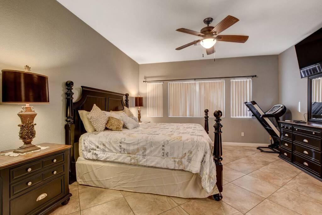 Unique Home! Pool, Jacuzzi 20 Percent Off For Longterm 420 Friendly Outside Only Holiday home