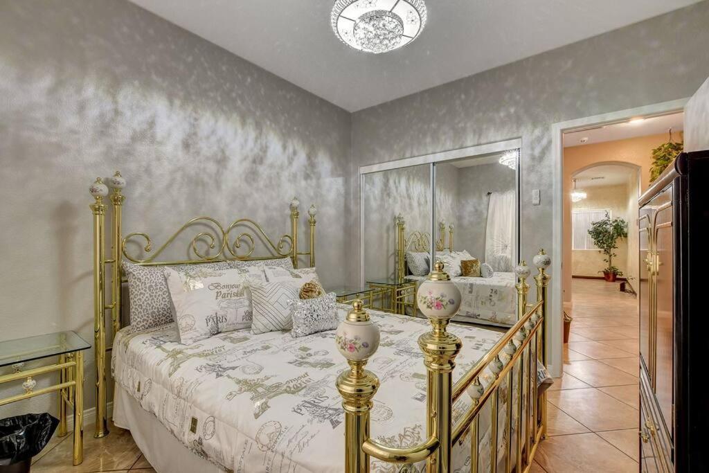 Unique Home! Pool, Jacuzzi 20 Percent Off For Longterm 420 Friendly Outside Only *