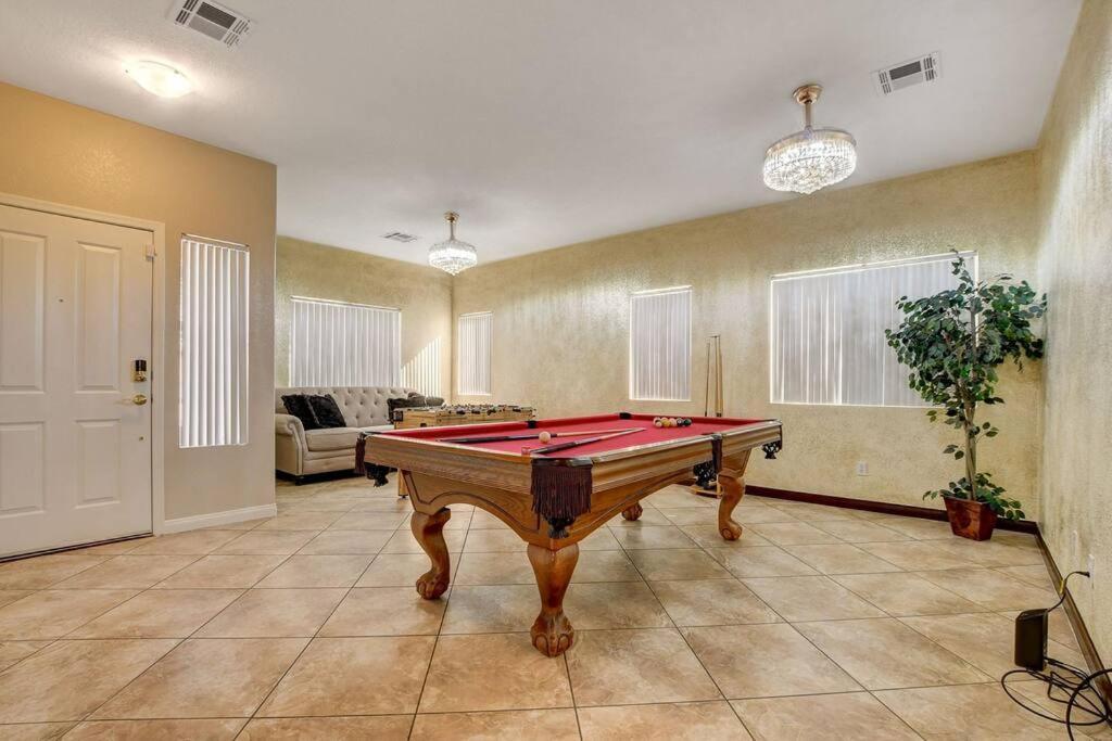 Unique Home! Pool, Jacuzzi 20 Percent Off For Longterm 420 Friendly Outside Only *
