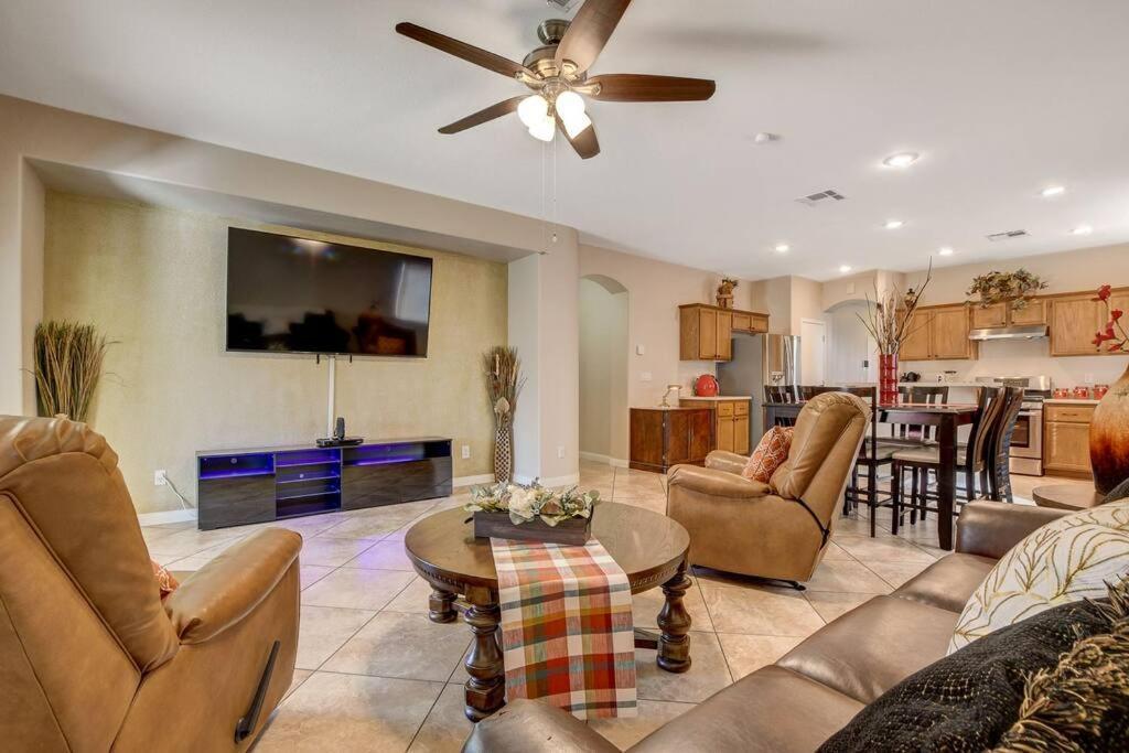 Unique Home! Pool, Jacuzzi 20 Percent Off For Longterm 420 Friendly Outside Only