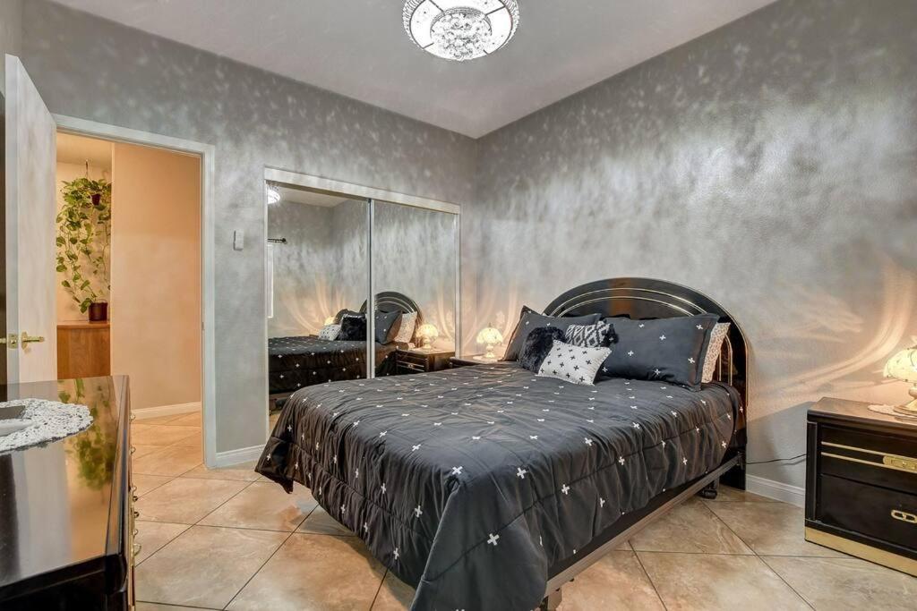 Unique Home! Pool, Jacuzzi 20 Percent Off For Longterm 420 Friendly Outside Only