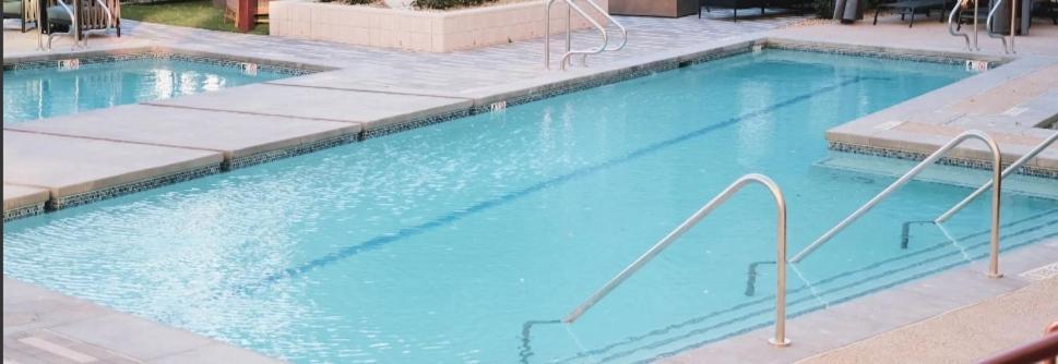 Minutes From Strip Apartment *