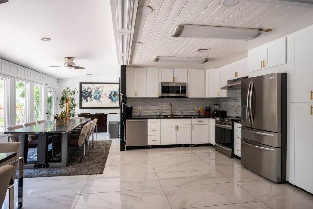 Resort-style Paradise W 2 Pools Holiday home
