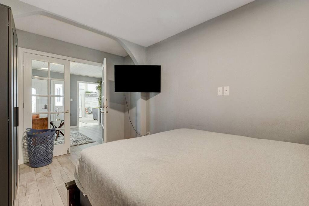 Resort-style Paradise W 2 Pools Holiday home Las Vegas