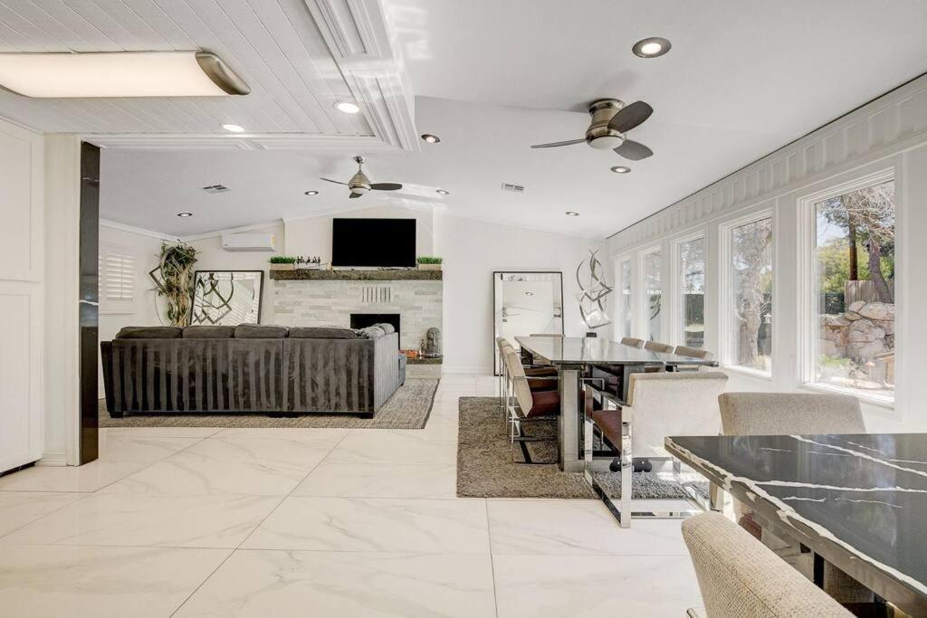 Resort-style Paradise W 2 Pools