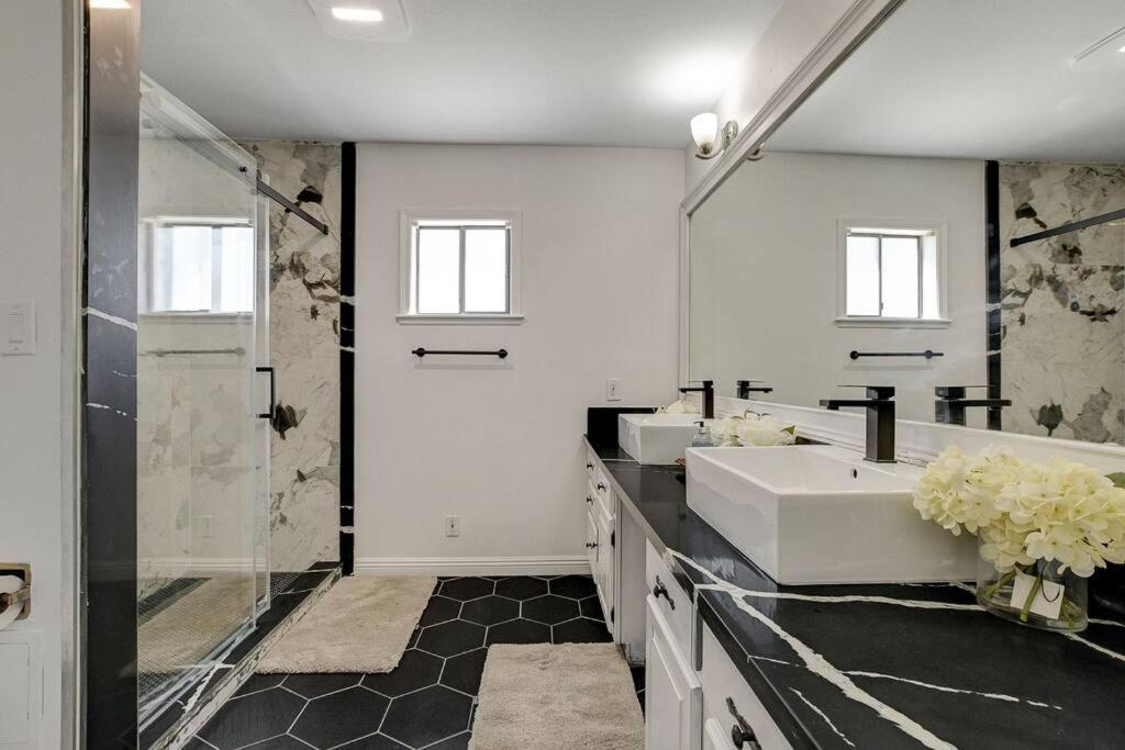 Resort-style Paradise W 2 Pools Holiday home *
