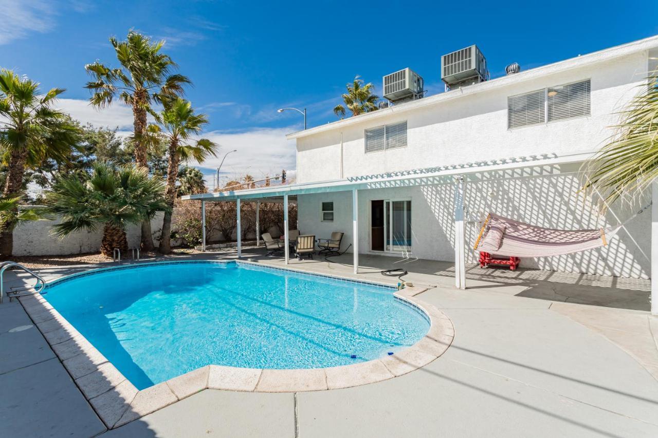 The Vegas Escape - Near The Airport/strip With Pool Holiday home