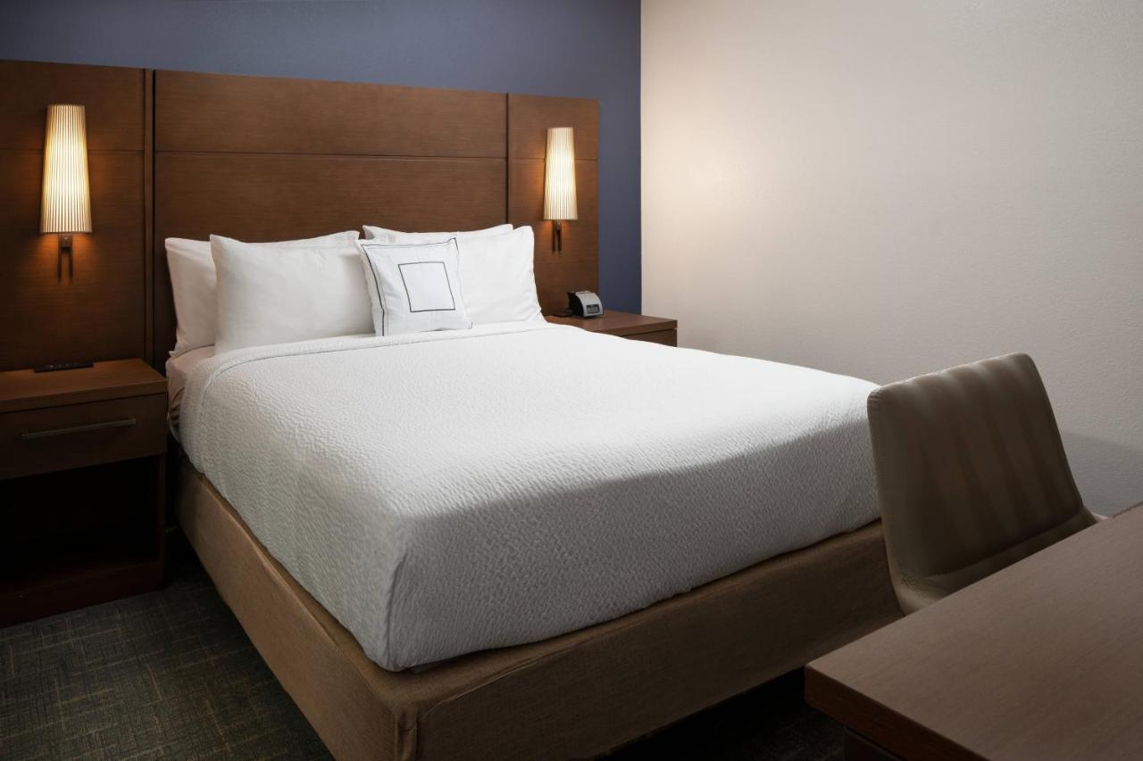 By Marriott Vegas Convention Center Hotel 3*