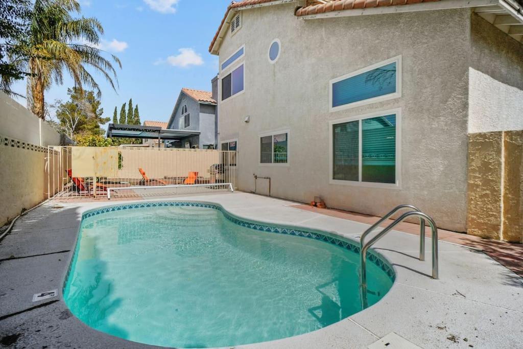 Work, Life, Luxury! Luxe Vegas W Firepit+pool *