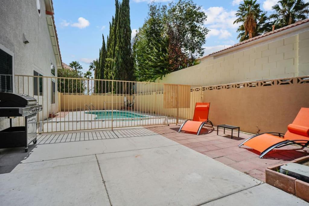 Apartment Work, Life, Luxury! Luxe Vegas W Firepit+pool *