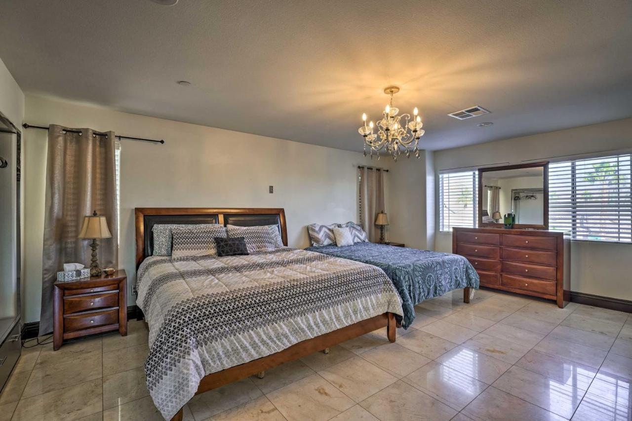 Holiday home Vegas With Pool And Hot Tub, 9 Mi To Strip! Las Vegas