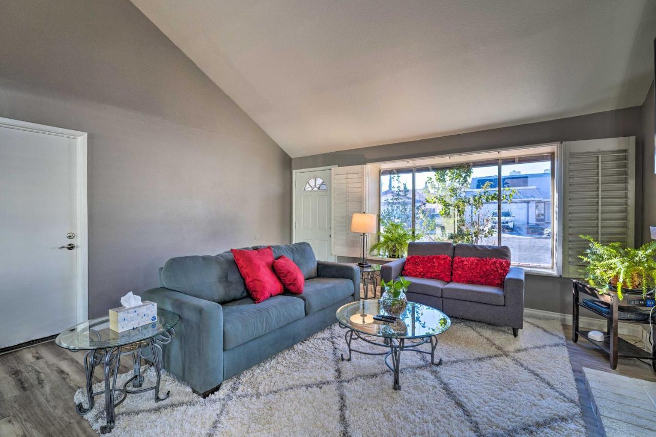 Stylish With Pool - 5 Mi To Vegas Strip! Holiday home Las Vegas