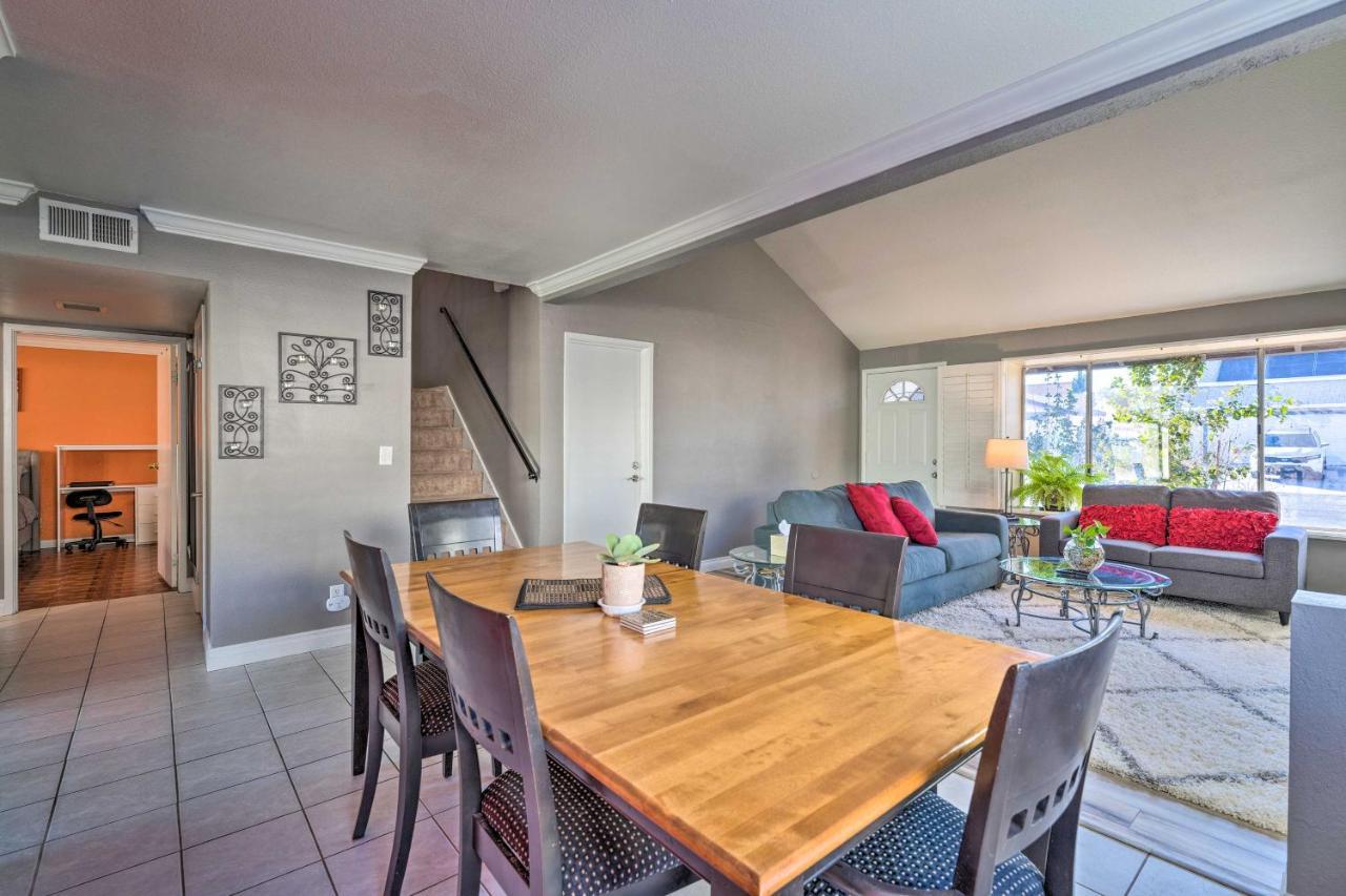 Stylish With Pool - 5 Mi To Vegas Strip! Holiday home