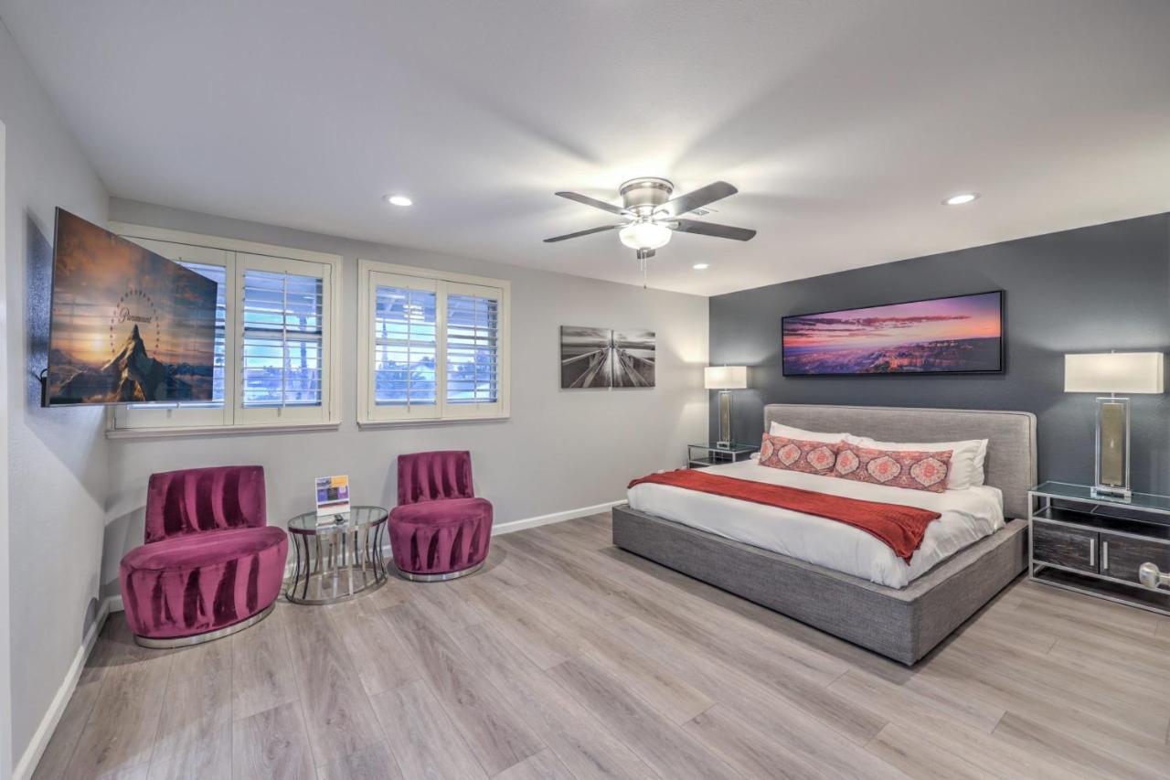 Holiday home Vegas Pool W Wetdeck, Jacuzzi, Wetbar, Bbq, 15 Min To Strip Las Vegas