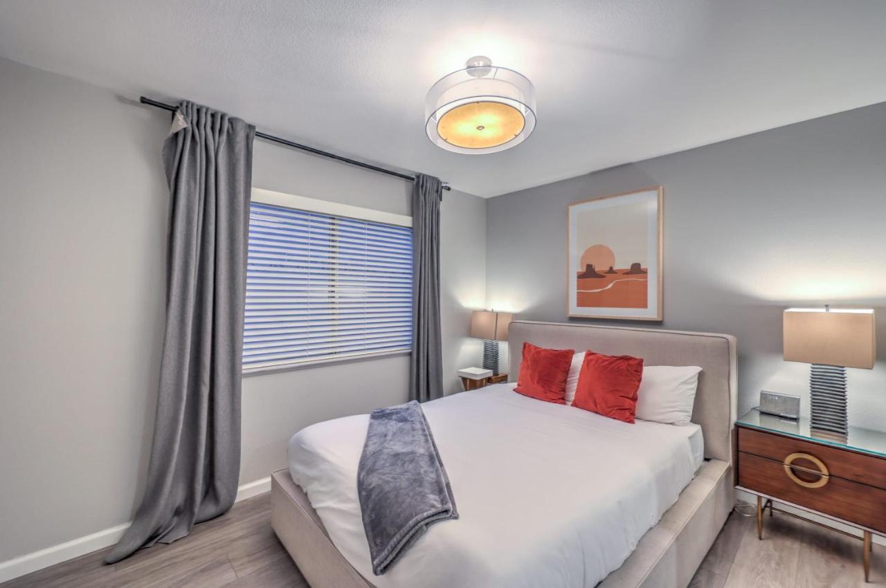Vegas Pool W Wetdeck, Jacuzzi, Wetbar, Bbq, 15 Min To Strip Las Vegas