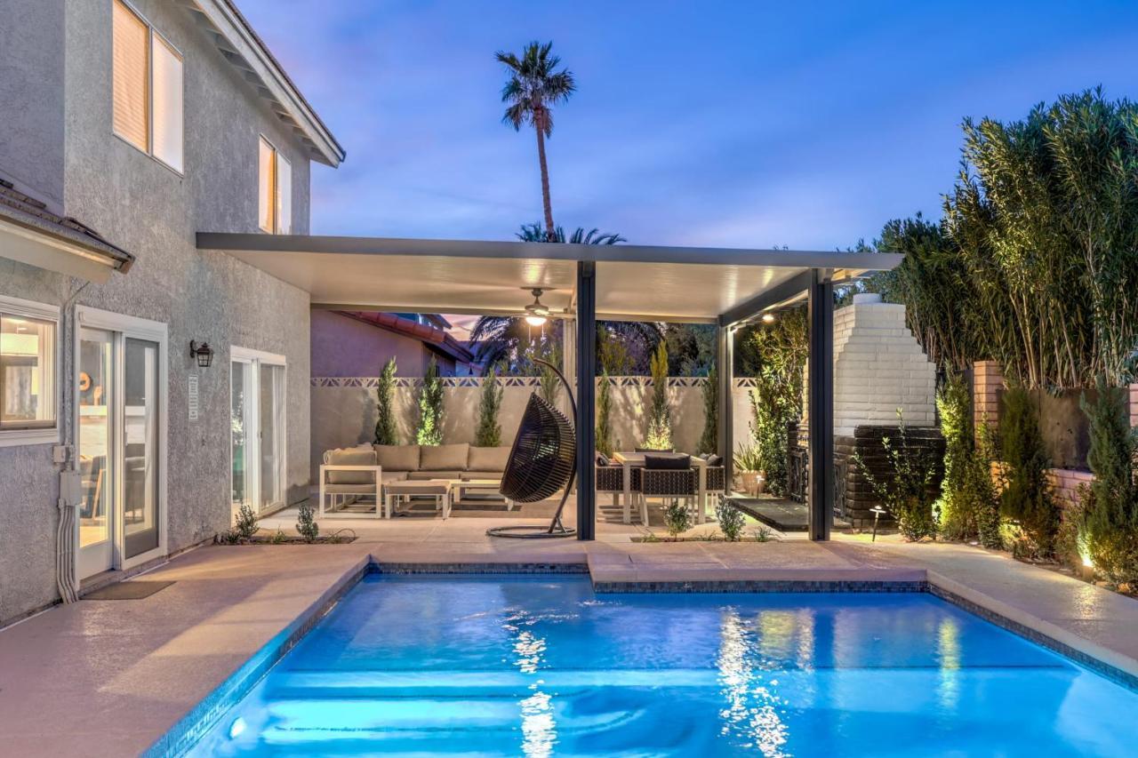 Vegas Pool W Wetdeck, Jacuzzi, Wetbar, Bbq, 15 Min To Strip Holiday home *