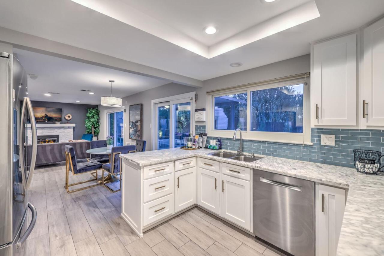 Vegas Pool W Wetdeck, Jacuzzi, Wetbar, Bbq, 15 Min To Strip Holiday home *