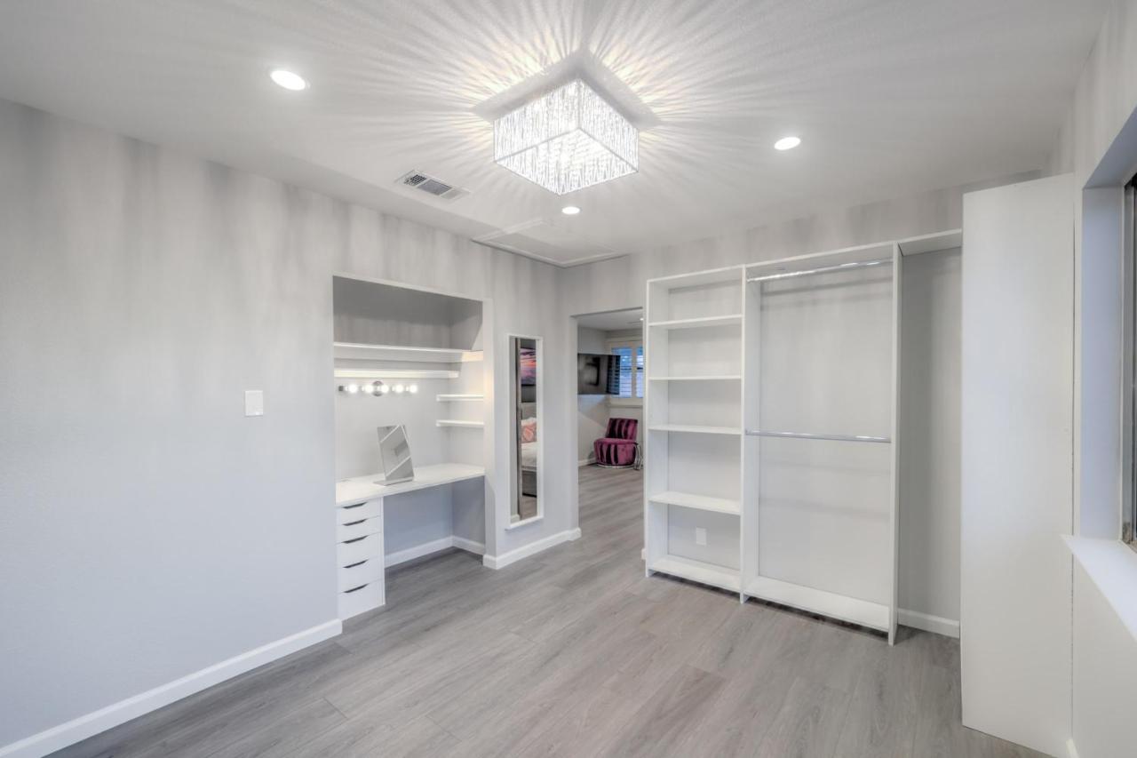 Vegas Pool W Wetdeck, Jacuzzi, Wetbar, Bbq, 15 Min To Strip Holiday home