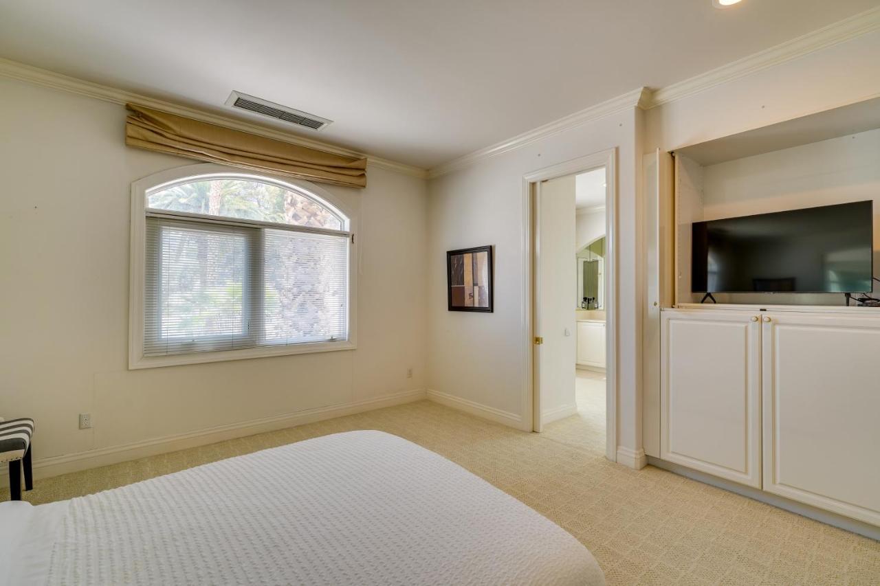 Holiday home Elegant Vegas Estate With Pool About Near Strip