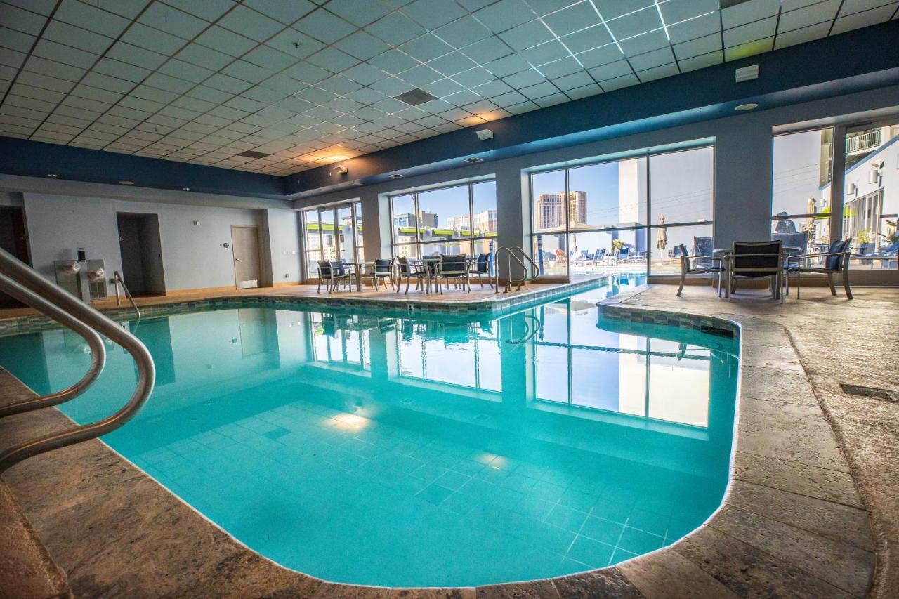 2100 Sqft Penthouse W/ Strip Views! Pool Gym Aparthotel Las Vegas