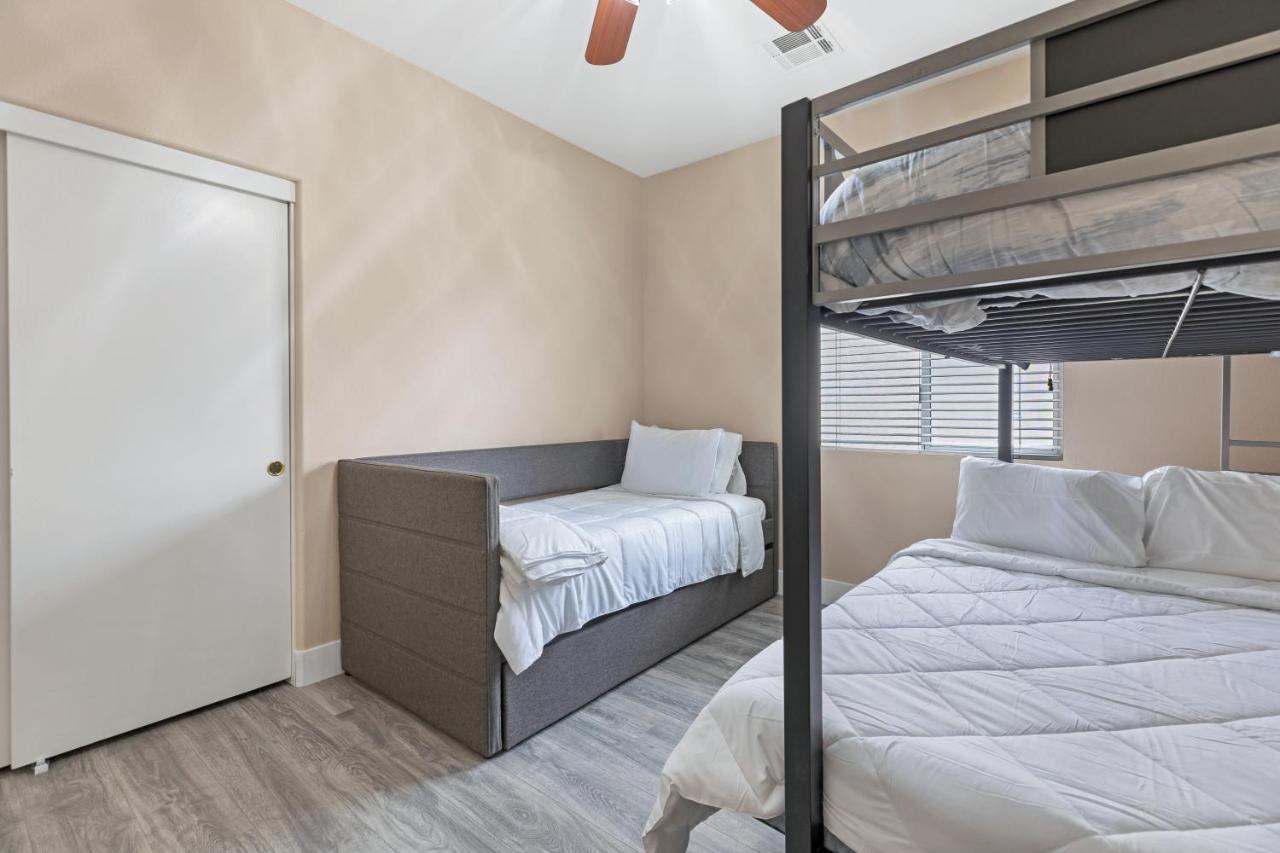Beautiful Spacious Single Story Vegas Holiday home Las Vegas