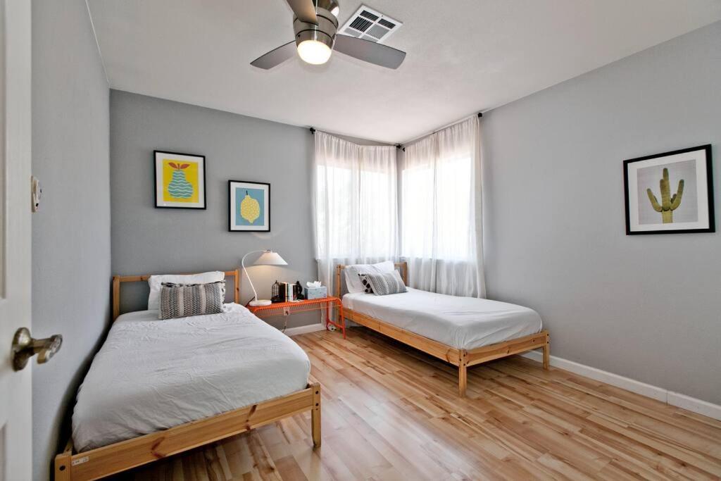 Bright, Modern 4br With Beautiful Backyard & Pool! * Las Vegas
