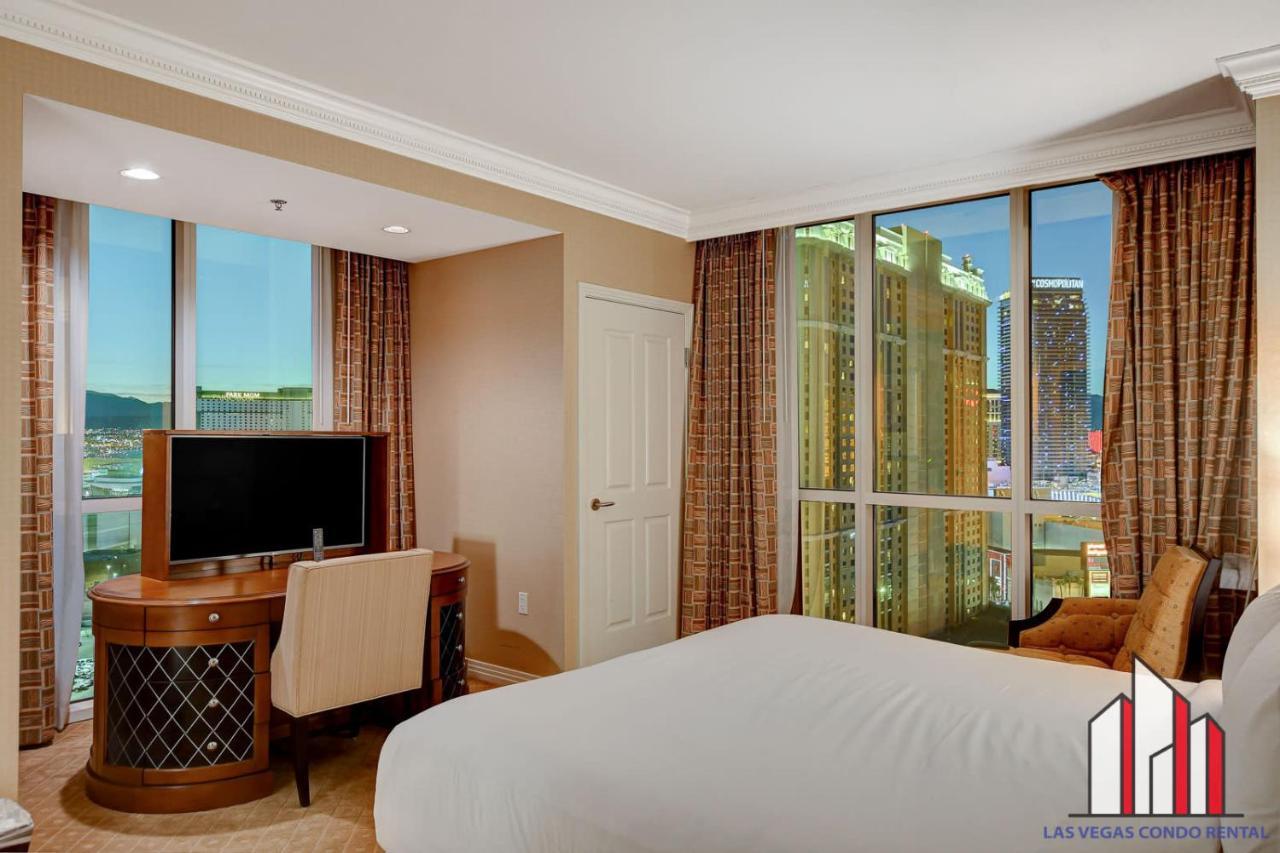 Mgm Signature-25-815 Strip View Balcony