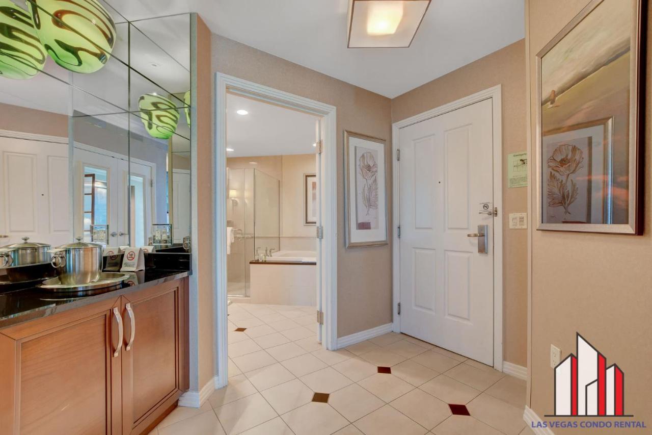 Mgm Signature-22-703 Strip View Jacuzzi Studio Holiday home