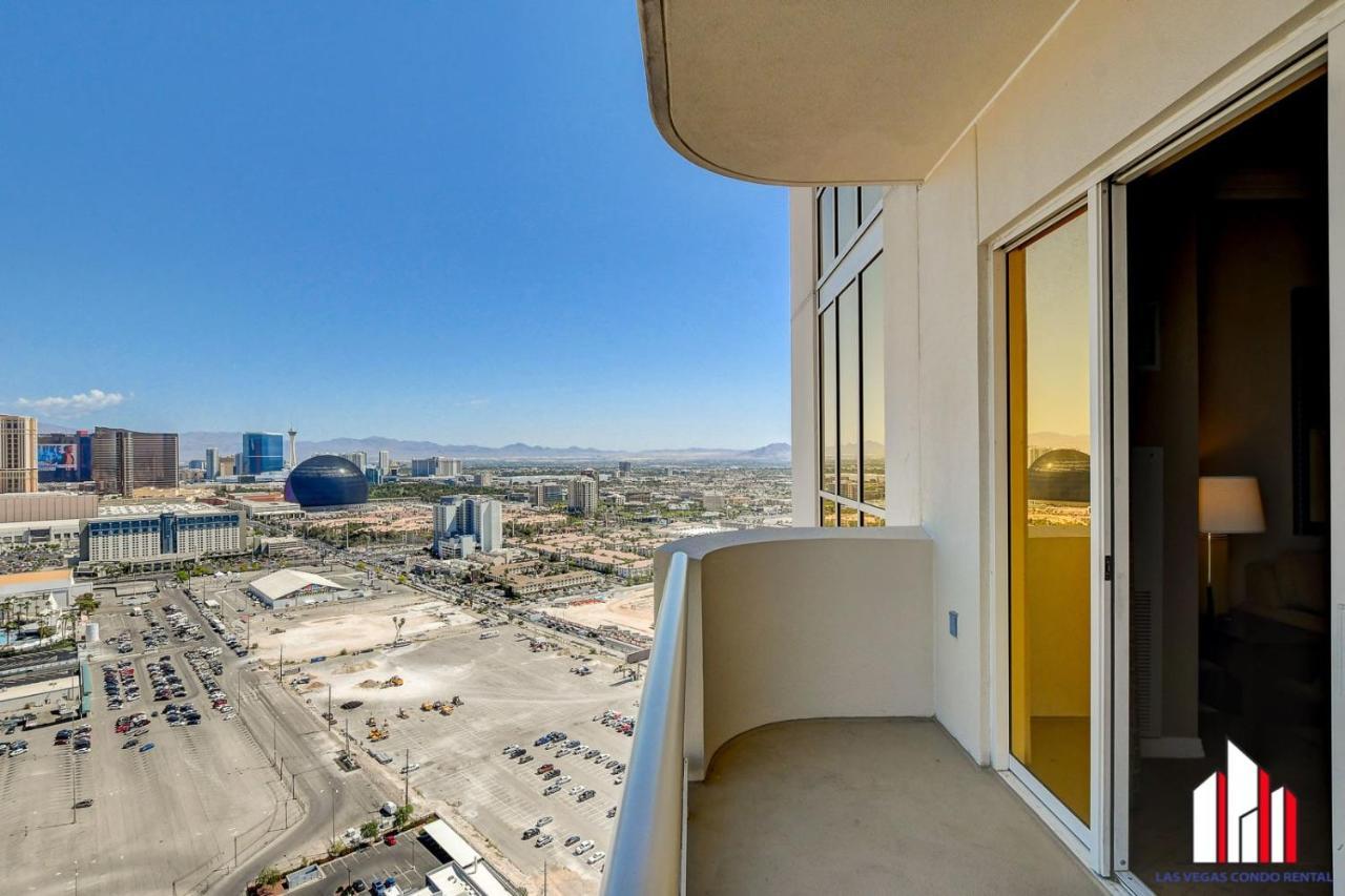 Holiday home Mgm Signature-34-821 1br2ba F1 Strip View Balcony