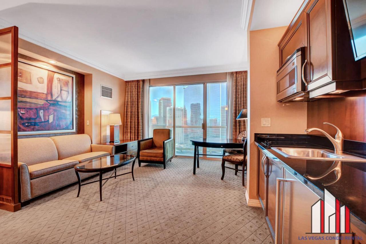 Mgm Signature-25-815 Strip View Balcony *