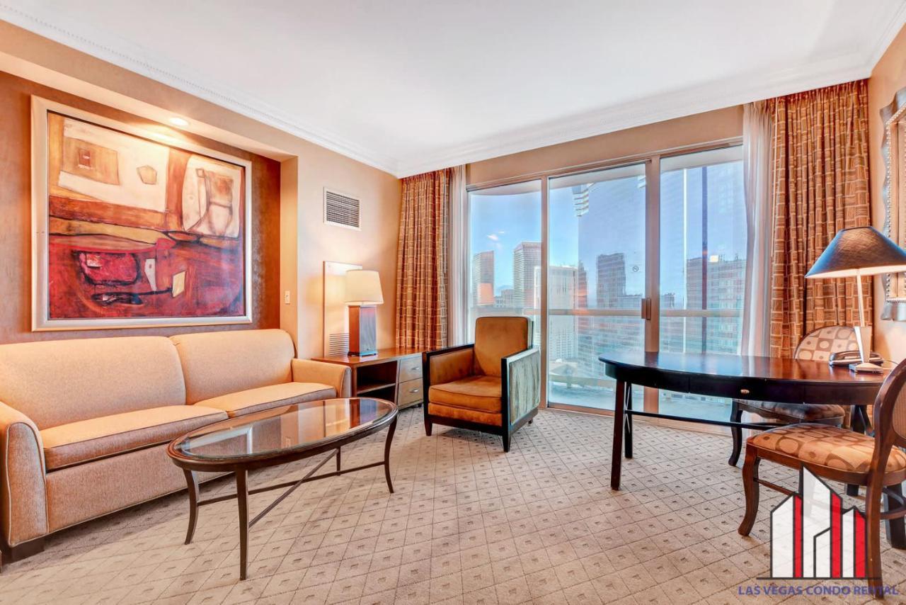 Mgm Signature-25-815 Strip View Balcony *