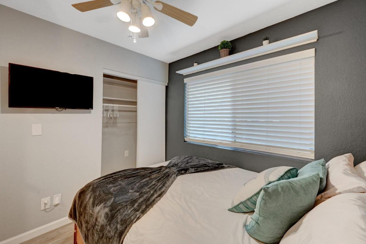 Desert Oasis Villa: Heated Pool Minutes From Vegas Strip Holiday home