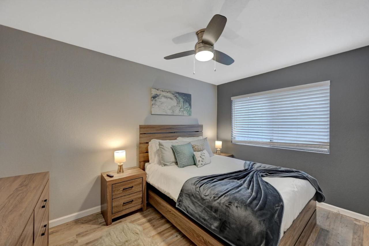 Desert Oasis Villa: Heated Pool Minutes From Vegas Strip * Las Vegas