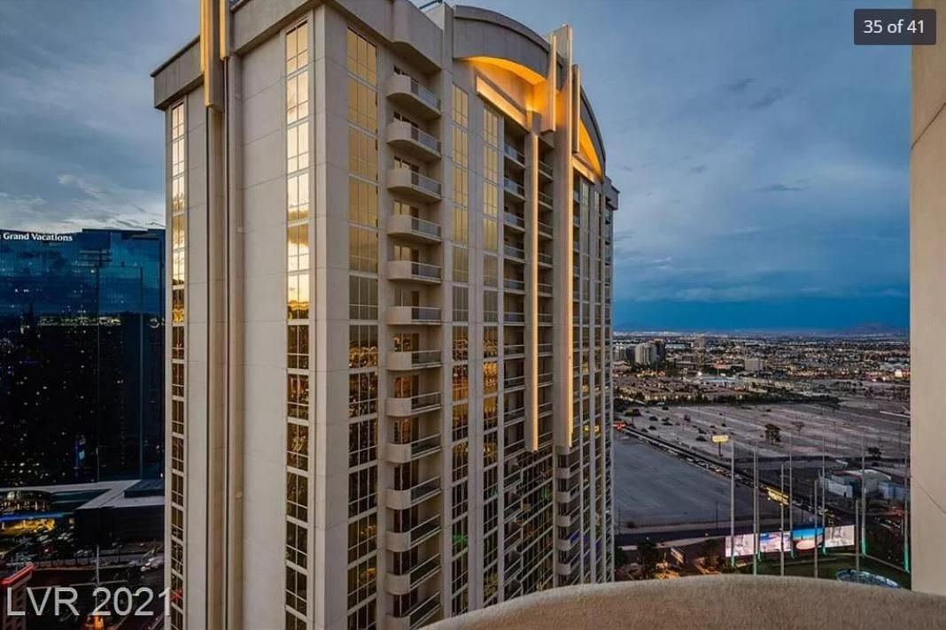 Holiday home Mgm Signature-32-621 1br2ba F1 Strip View Balcony