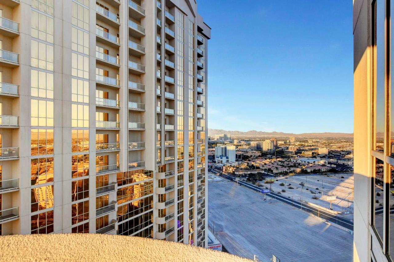 Mgm Signature-31-821 1br2ba F1 Strip View Balcony Holiday home *